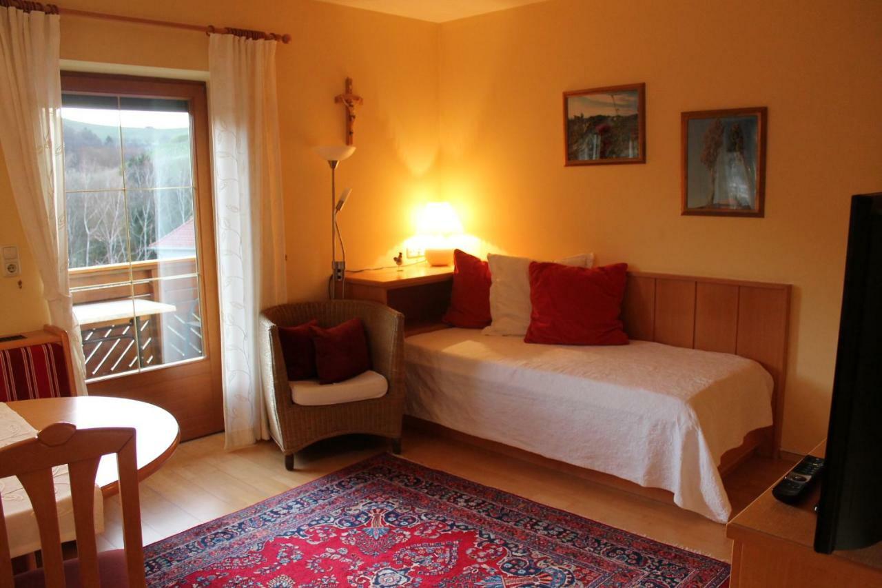 Anna'S Home - Ferienwohnungen Ratsch an der Weinstrasse Exterior photo